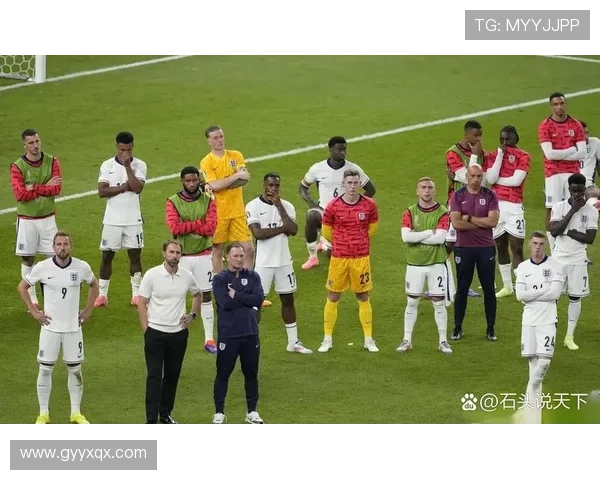 英格兰足球超级联赛最新动态解析球队表现与赛季前景分析 英格兰足球超级联赛最新动态解析球队表现与赛季前景分析