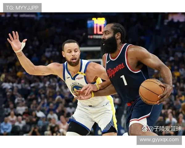 NBA季后赛格局生变超级球星爆发引发联盟新焦点讨论热潮