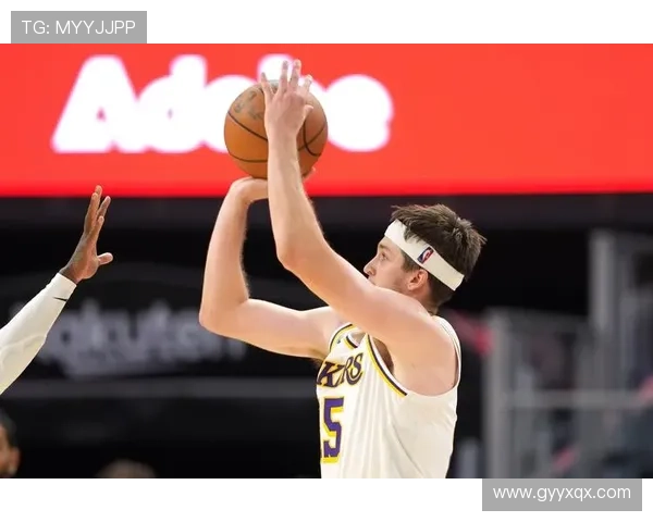 湖人队在西部决赛中击败勇士晋级总决赛 詹姆斯和戴维斯表现出色 湖人队在西部决赛中击败勇士晋级总决赛 詹姆斯和戴维斯表现出色